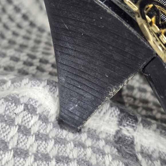 Michael Kors Karina Cross-Strap  Sandal Cone Heel Black W Gold  Logo -8M - Picture 5 of 8